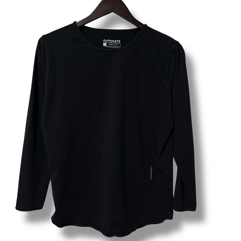 Alphalete Men's Lifestyle Fit Round Neck Long Sleeve Shirt *Flawed Small 20 x 27